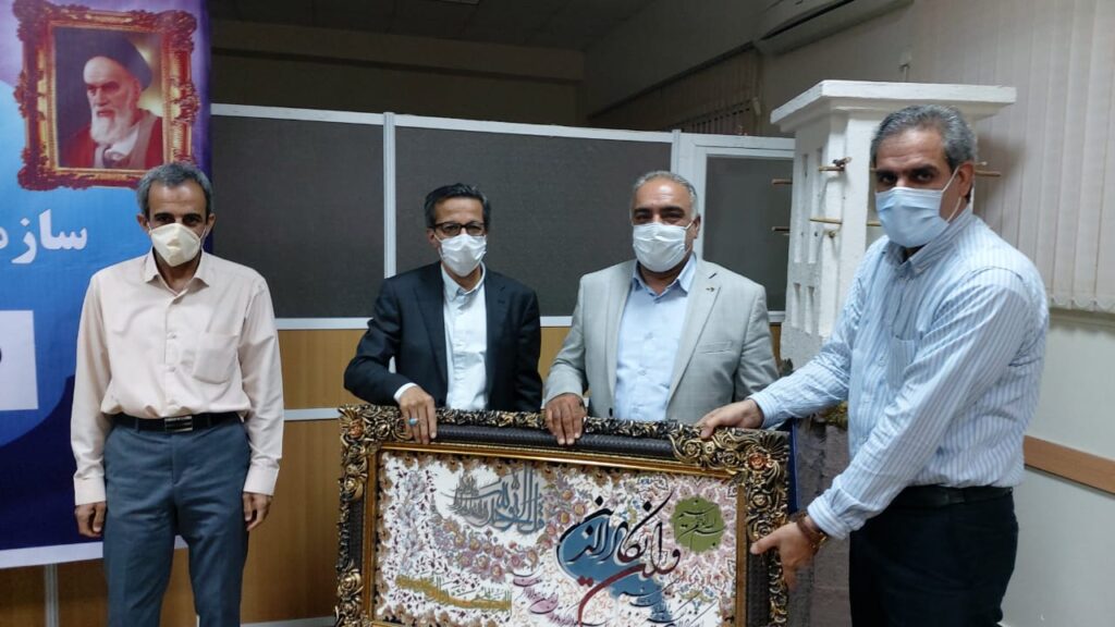 تجلیل از خدمات سی ساله عباس زارعی ، معاون تولیدات دامی سازمان 