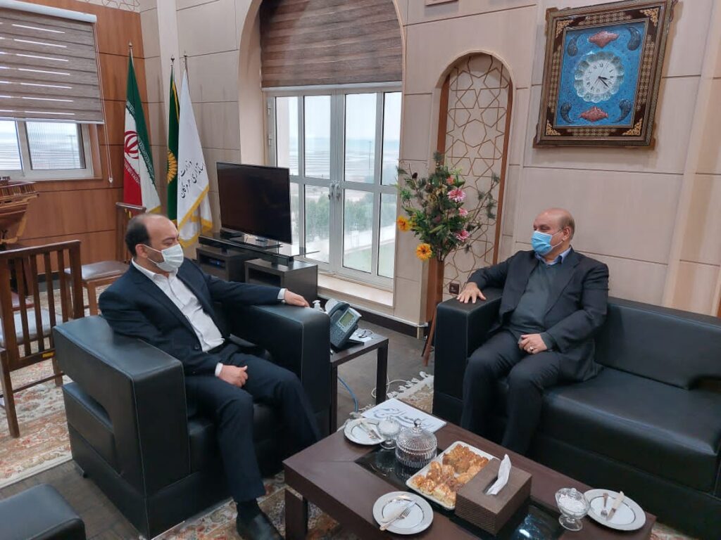 استاندار هرمزگان در دیدار با معاون وزیر جهاد کشاورزی تاکید کرد : ایجاد مشاغل خرد در بخش کشاورزی بهترین راه توسعه اشتغال در استان هرمزگان است