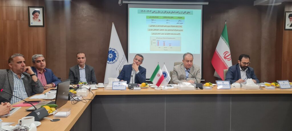 رئیس سازمان جهاد کشاورزی در نشست تخصصی فعالان بخش کشاورزی هرمزگان:
 همکاری همه جانبه دستگاه ها در رفع موانع امور کشاورزی و بازرگانی استان ضروری است