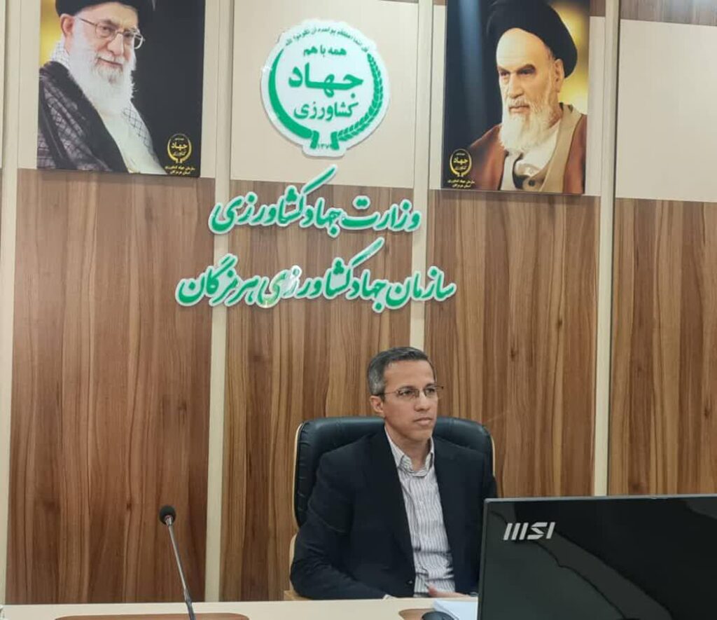 هم زمان با حضور ریاست جمهور در استان صورت می پذیرد.
 همزمان با دور دوم سفر رئیس‌جمهور به استان هرمزگان ۴۴۲ طرح در بخش کشاورزی با اعتباری بالغ بر ۱۰۰هزار میلیارد ریال با اشتغال‌زایی ۹ هزار و ۷۵۹ نفر افتتاح می‌شود.
